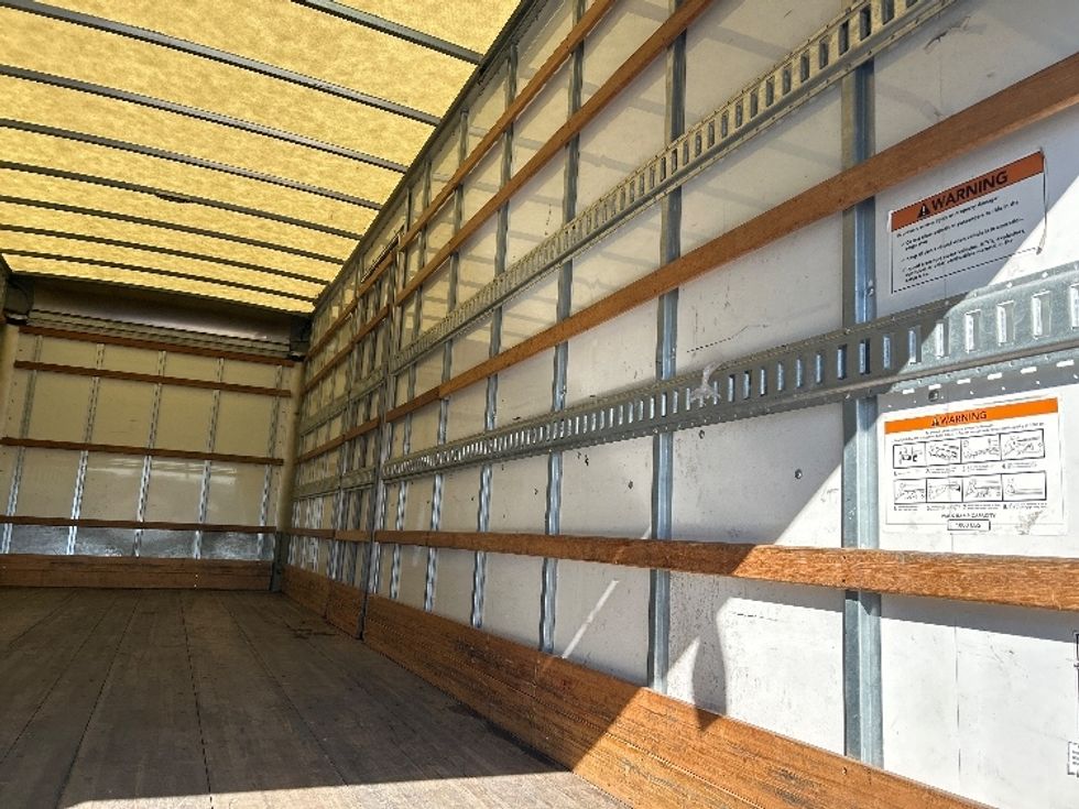 Medium Duty Box Truck-Light and Medium Duty Trucks-Freightliner-2023-M2-Hammond-LA-79,324\n\t\tmiles-$ 87,500 - Image 9
