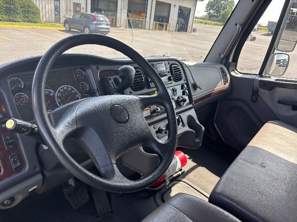 Medium Duty Box Truck-Light and Medium Duty Trucks-Freightliner-2023-M2-Harrisonburg-VA-237,112\n\t\tmiles-$ 50,750 - Image 17