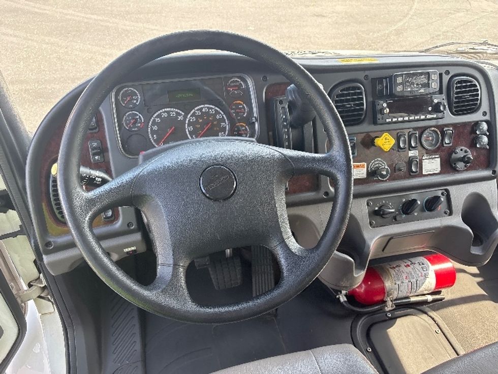 Medium Duty Box Truck-Light and Medium Duty Trucks-Freightliner-2023-M2-Harrisonburg-VA-237,112\n\t\tmiles-$ 50,750 - Image 18