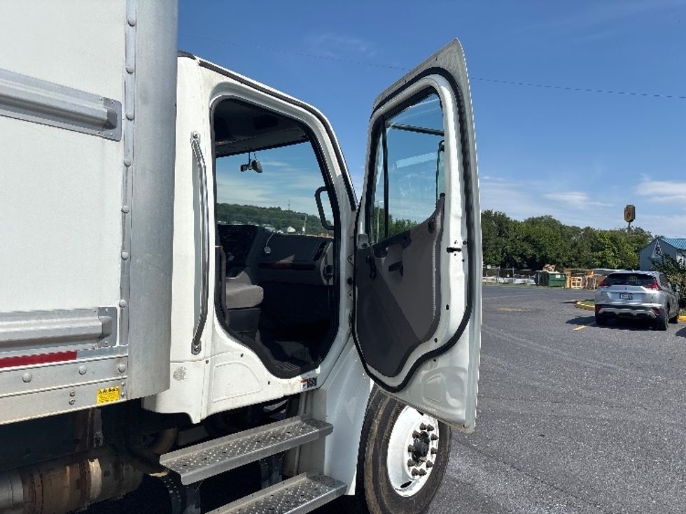 Medium Duty Box Truck-Light and Medium Duty Trucks-Freightliner-2023-M2-Harrisonburg-VA-237,112\n\t\tmiles-$ 50,750 - Image 20