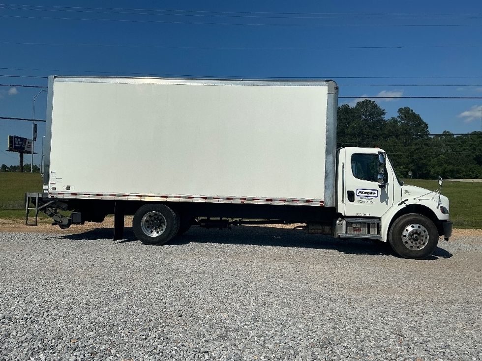 Medium Duty Box Truck-Light and Medium Duty Trucks-Freightliner-2023-M2-Hattiesburg-MS-77,410\n\t\tmiles-$ 80,000 - Image 15