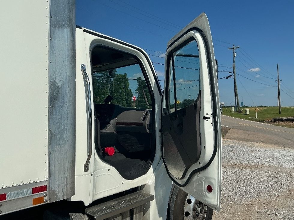 Medium Duty Box Truck-Light and Medium Duty Trucks-Freightliner-2023-M2-Hattiesburg-MS-77,410\n\t\tmiles-$ 80,000 - Image 20
