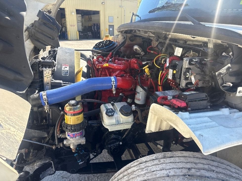 Medium Duty Box Truck-Light and Medium Duty Trucks-Freightliner-2023-M2-Huntington-WV-336,646\n\t\tmiles-$ 29,750 - Image 23