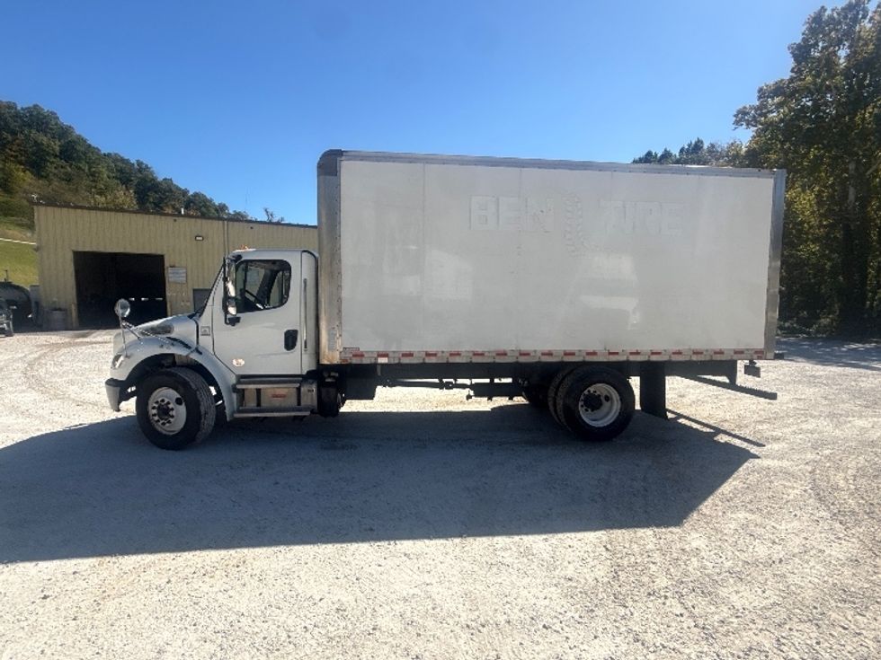 Medium Duty Box Truck-Light and Medium Duty Trucks-Freightliner-2023-M2-Huntington-WV-336,646\n\t\tmiles-$ 29,750 - Image 4