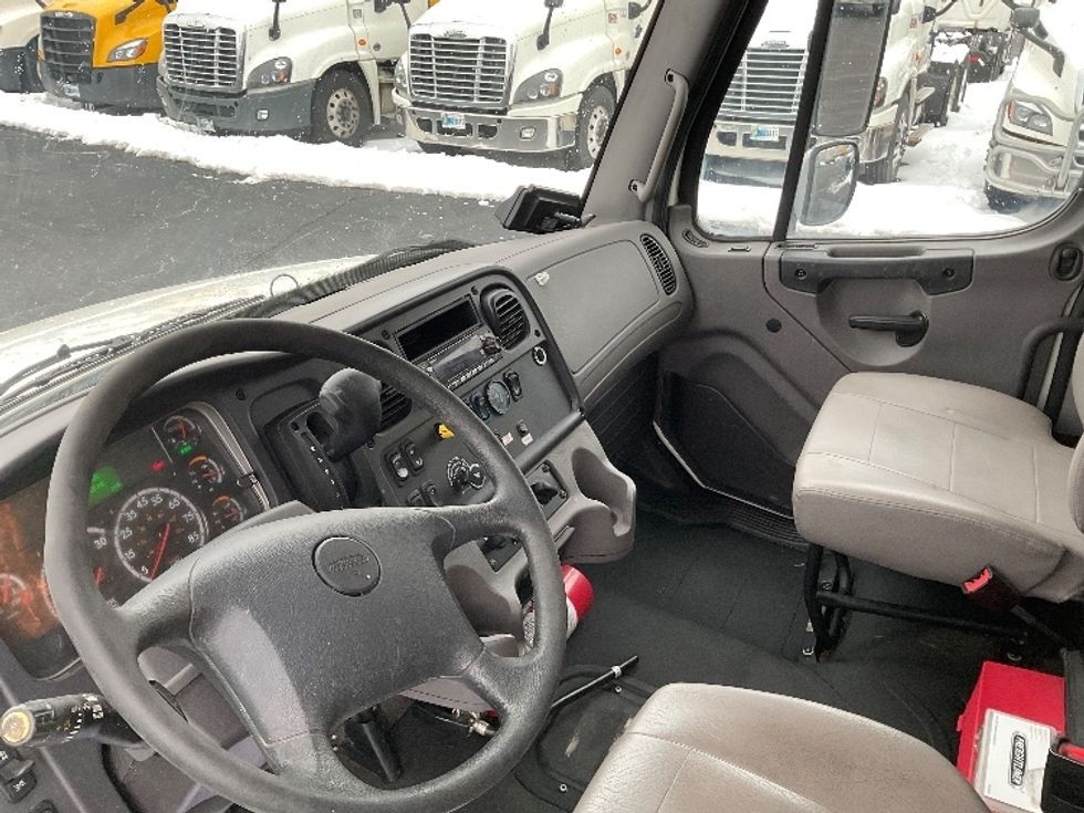 Medium Duty Box Truck-Light and Medium Duty Trucks-Freightliner-2023-M2-Indianapolis-IN-238,663\n\t\tmiles-$ 48,250 - Image 17