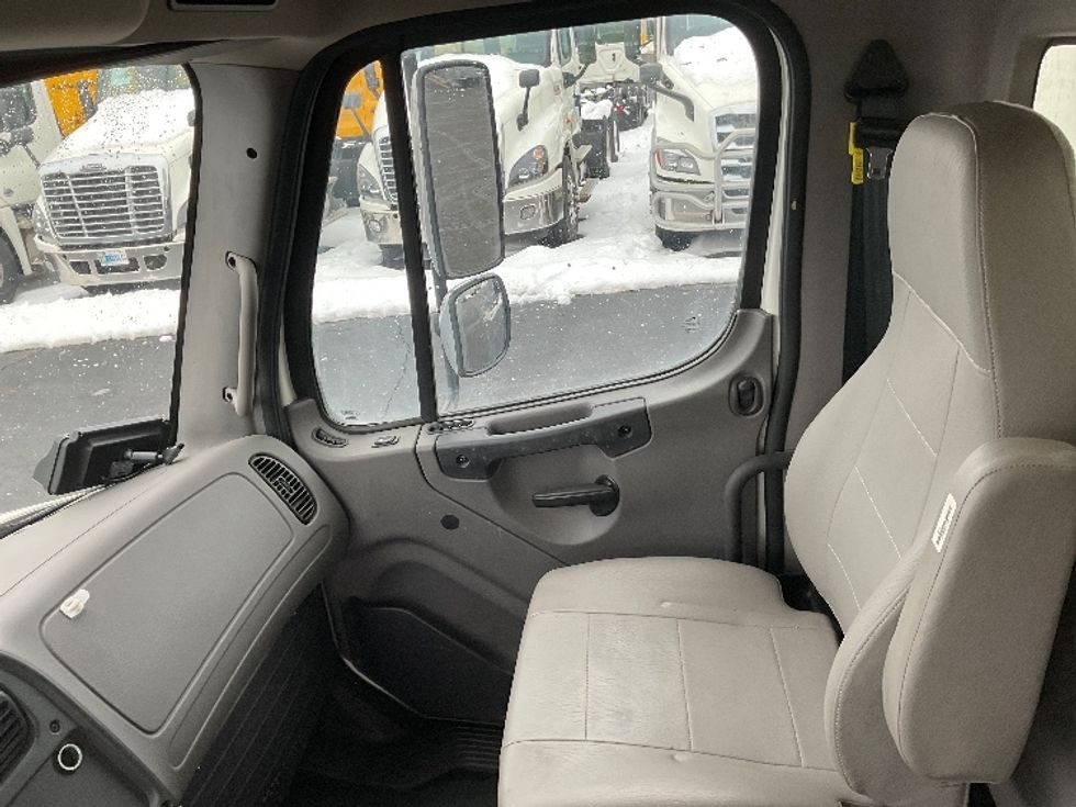 Medium Duty Box Truck-Light and Medium Duty Trucks-Freightliner-2023-M2-Indianapolis-IN-238,663\n\t\tmiles-$ 48,250 - Image 19