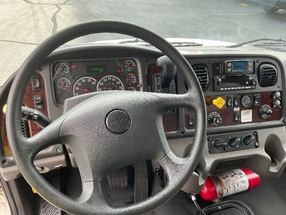 Medium Duty Box Truck-Light and Medium Duty Trucks-Freightliner-2023-M2-Indianapolis-IN-93,893\n\t\tmiles-$ 85,000 - Image 18