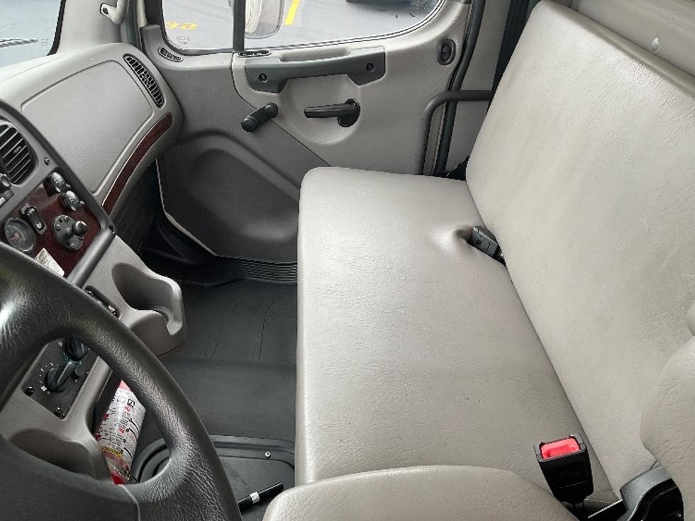 Medium Duty Box Truck-Light and Medium Duty Trucks-Freightliner-2023-M2-Indianapolis-IN-93,893\n\t\tmiles-$ 85,000 - Image 19