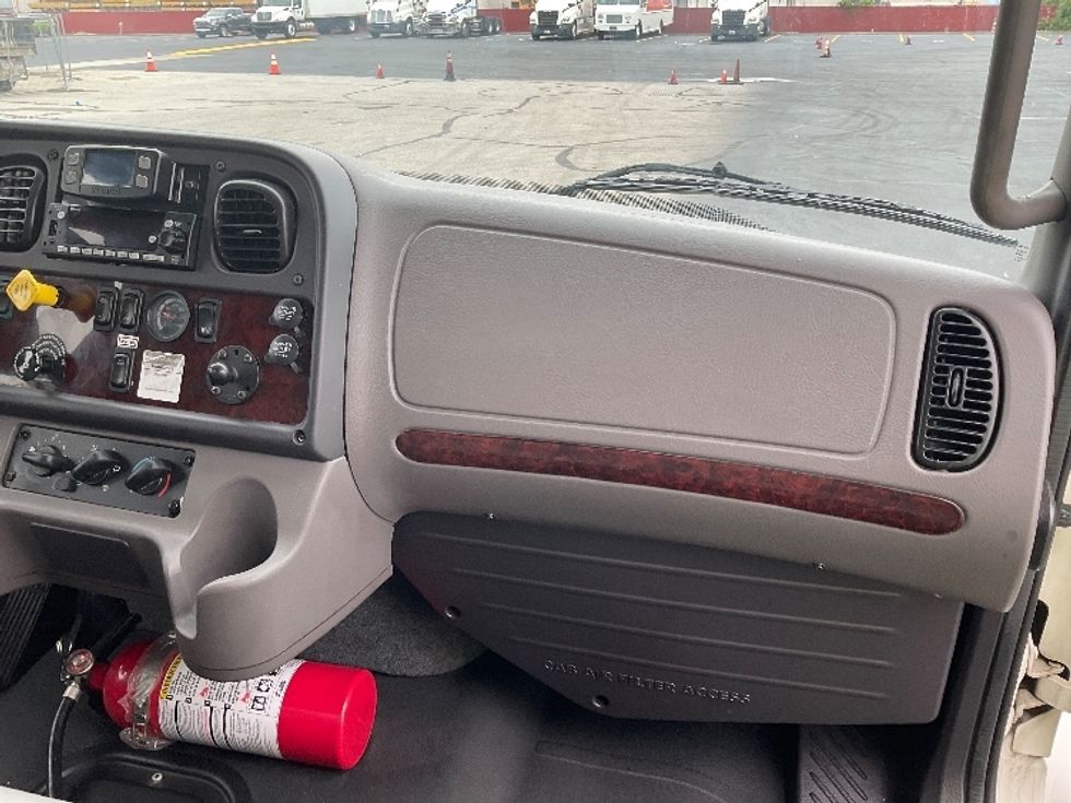 Medium Duty Box Truck-Light and Medium Duty Trucks-Freightliner-2023-M2-Indianapolis-IN-93,893\n\t\tmiles-$ 85,000 - Image 21