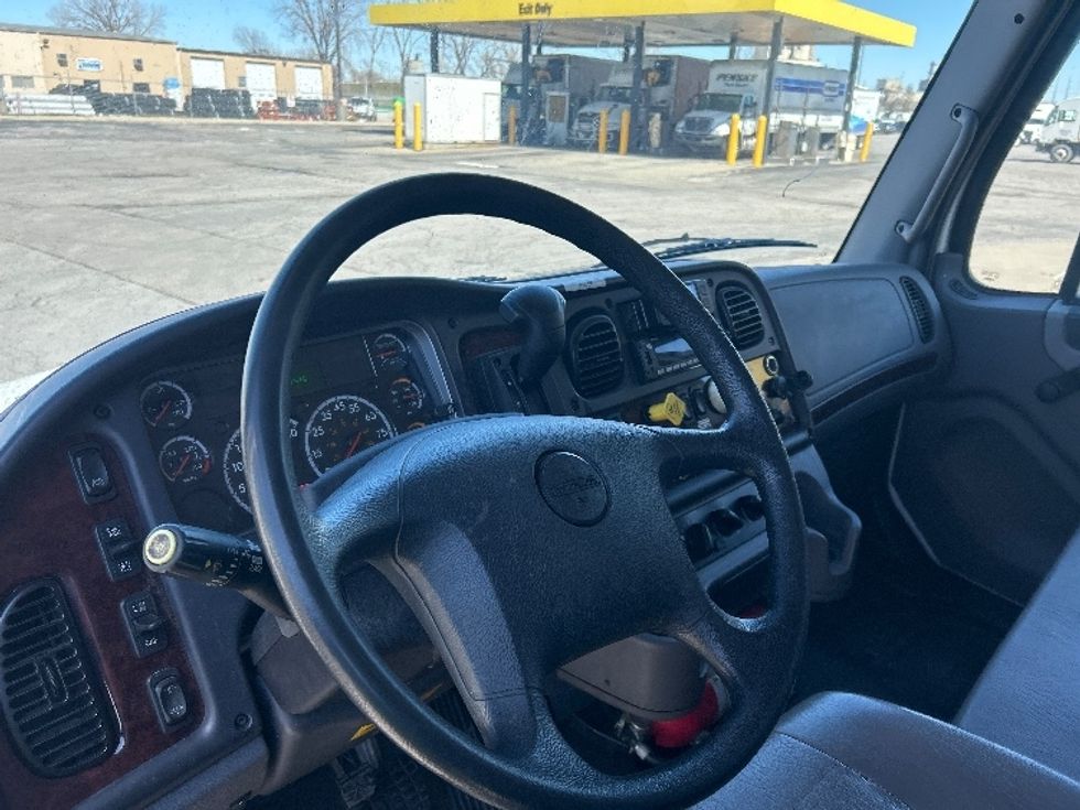 Medium Duty Box Truck-Light and Medium Duty Trucks-Freightliner-2023-M2-Kansas City-MO-220,409\n\t\tmiles-$ 58,500 - Image 17