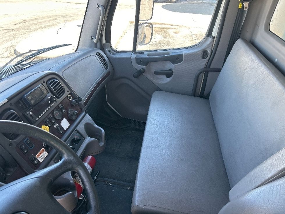 Medium Duty Box Truck-Light and Medium Duty Trucks-Freightliner-2023-M2-Kansas City-MO-220,409\n\t\tmiles-$ 58,500 - Image 19