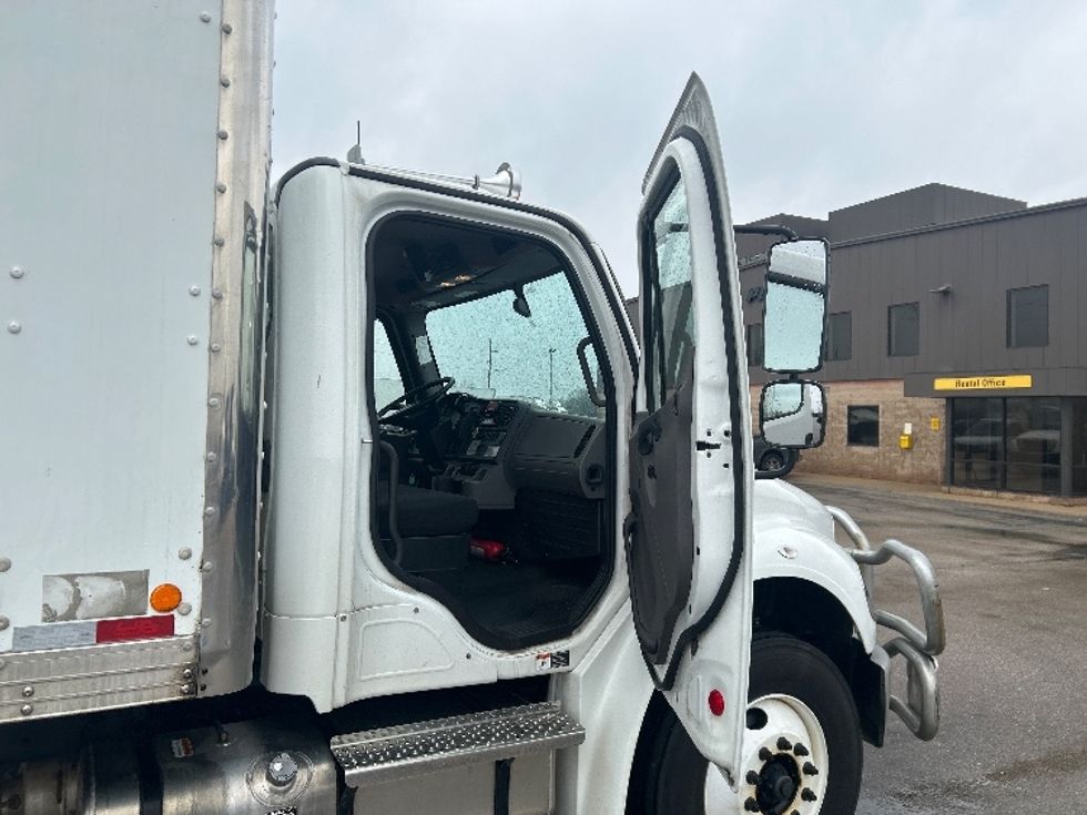 Medium Duty Box Truck-Light and Medium Duty Trucks-Freightliner-2023-M2-Kentwood-MI-254,141\n\t\tmiles-$ 41,500 - Image 20