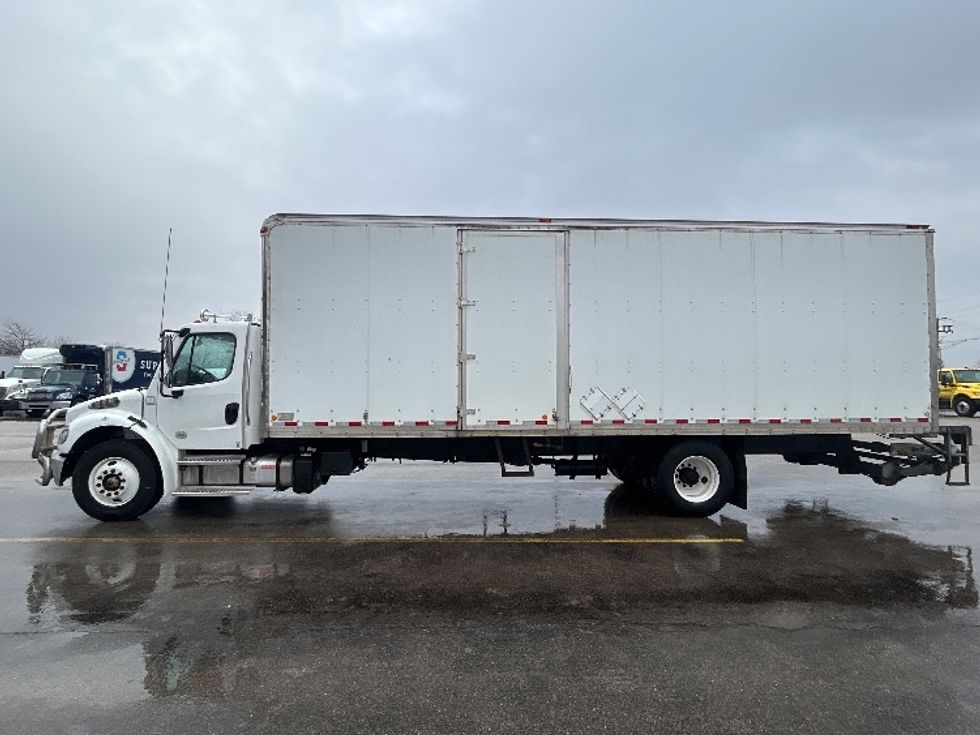 Medium Duty Box Truck-Light and Medium Duty Trucks-Freightliner-2023-M2-Kentwood-MI-254,141\n\t\tmiles-$ 41,500 - Image 4
