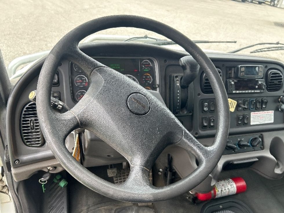 Medium Duty Box Truck-Light and Medium Duty Trucks-Freightliner-2023-M2-Kentwood-MI-279,802\n\t\tmiles-$ 40,250 - Image 17