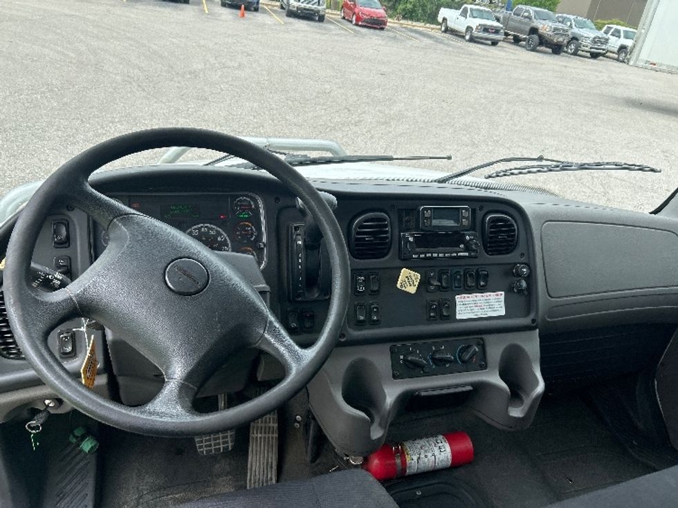 Medium Duty Box Truck-Light and Medium Duty Trucks-Freightliner-2023-M2-Kentwood-MI-279,802\n\t\tmiles-$ 40,250 - Image 18