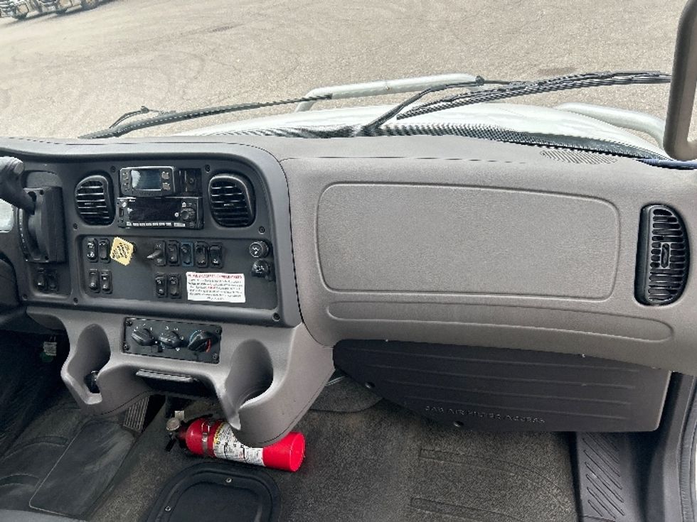 Medium Duty Box Truck-Light and Medium Duty Trucks-Freightliner-2023-M2-Kentwood-MI-279,802\n\t\tmiles-$ 40,250 - Image 21