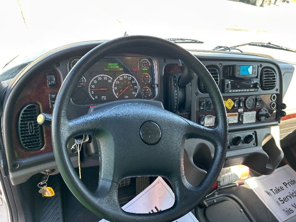 Medium Duty Box Truck-Light and Medium Duty Trucks-Freightliner-2023-M2-Lafayette-LA-213,925\n\t\tmiles-$ 61,250 - Image 13