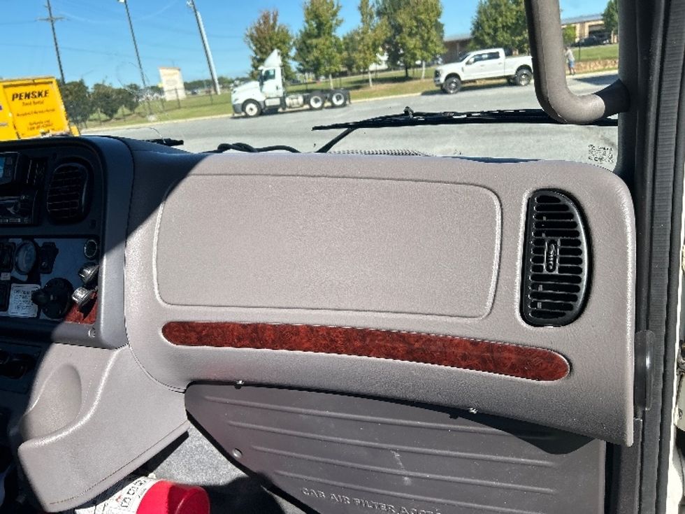 Medium Duty Box Truck-Light and Medium Duty Trucks-Freightliner-2023-M2-Lafayette-LA-213,925\n\t\tmiles-$ 61,250 - Image 16