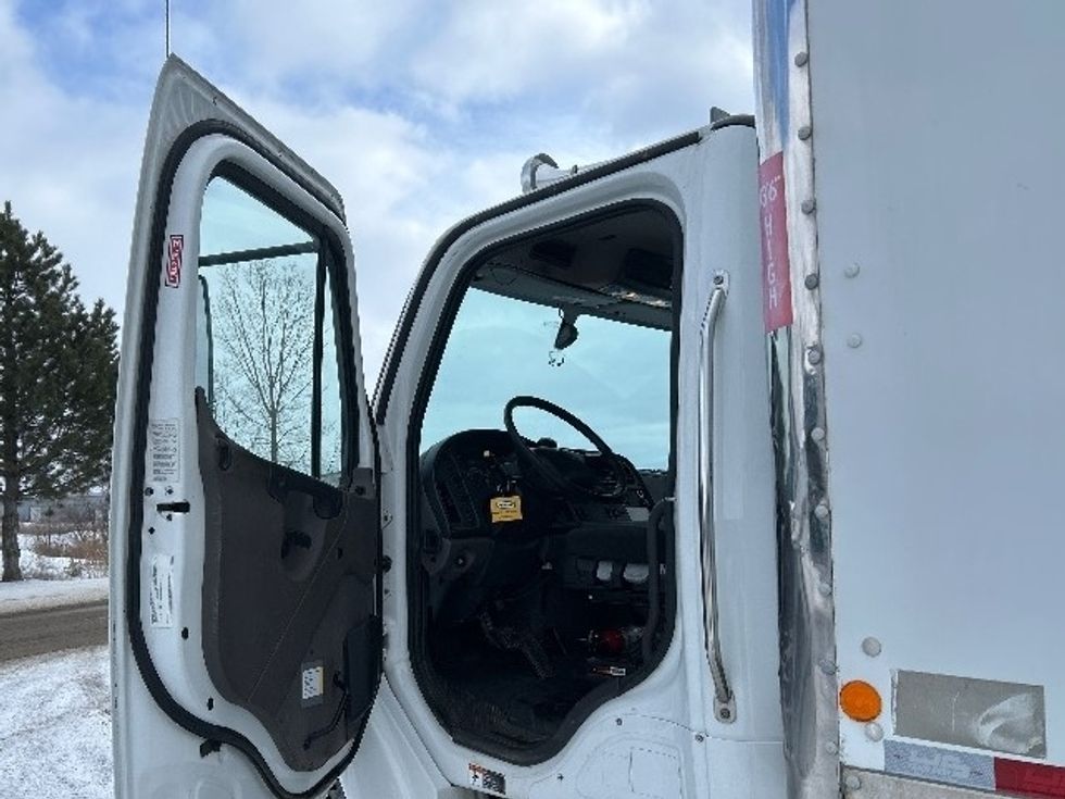 Medium Duty Box Truck-Light and Medium Duty Trucks-Freightliner-2023-M2-Lansing-MI-257,223\n\t\tmiles-$ 45,000 - Image 16