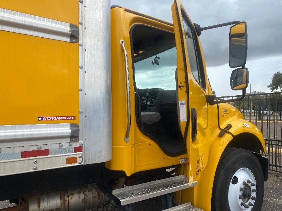 Medium Duty Box Truck-Light and Medium Duty Trucks-Freightliner-2023-M2-Laredo-TX-207,707\n\t\tmiles-$ 61,500 - Image 19