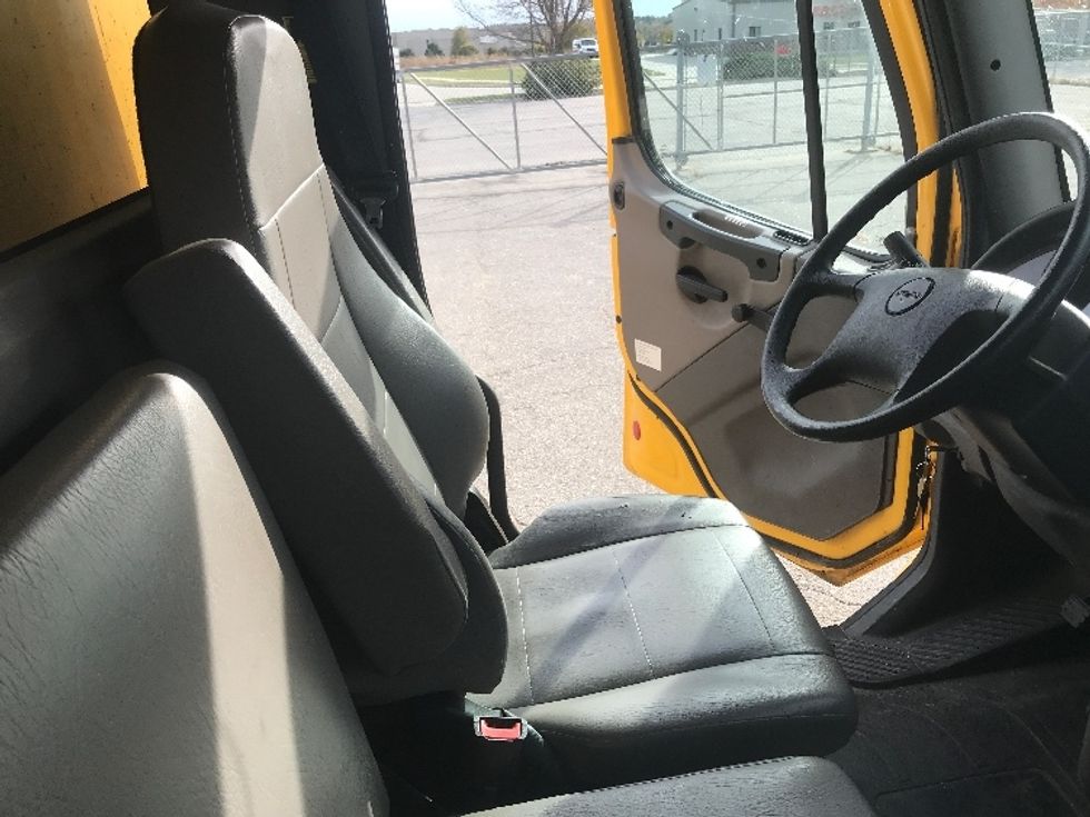 Medium Duty Box Truck-Light and Medium Duty Trucks-Freightliner-2023-M2-Lincoln-NE-262,600\n\t\tmiles-$ 51,000 - Image 21