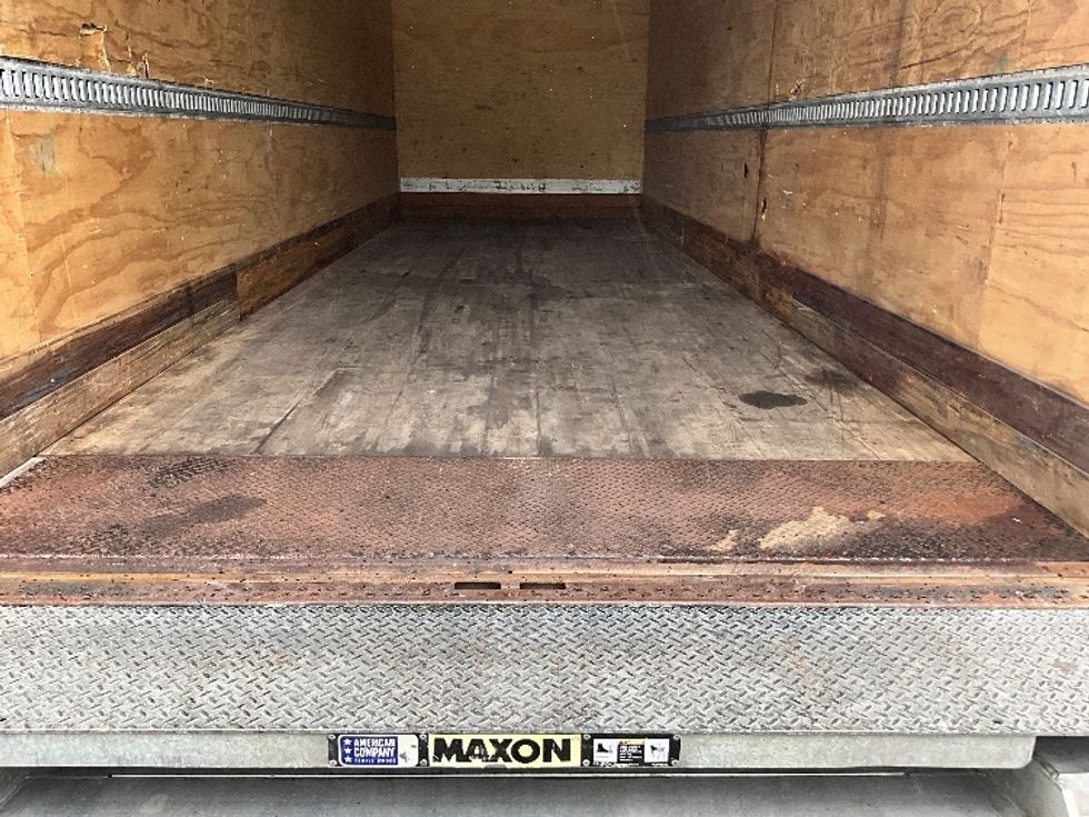 Medium Duty Box Truck-Light and Medium Duty Trucks-Freightliner-2023-M2-London-ON-474,189\n\t\tkm-$ 69,750 - Image 10