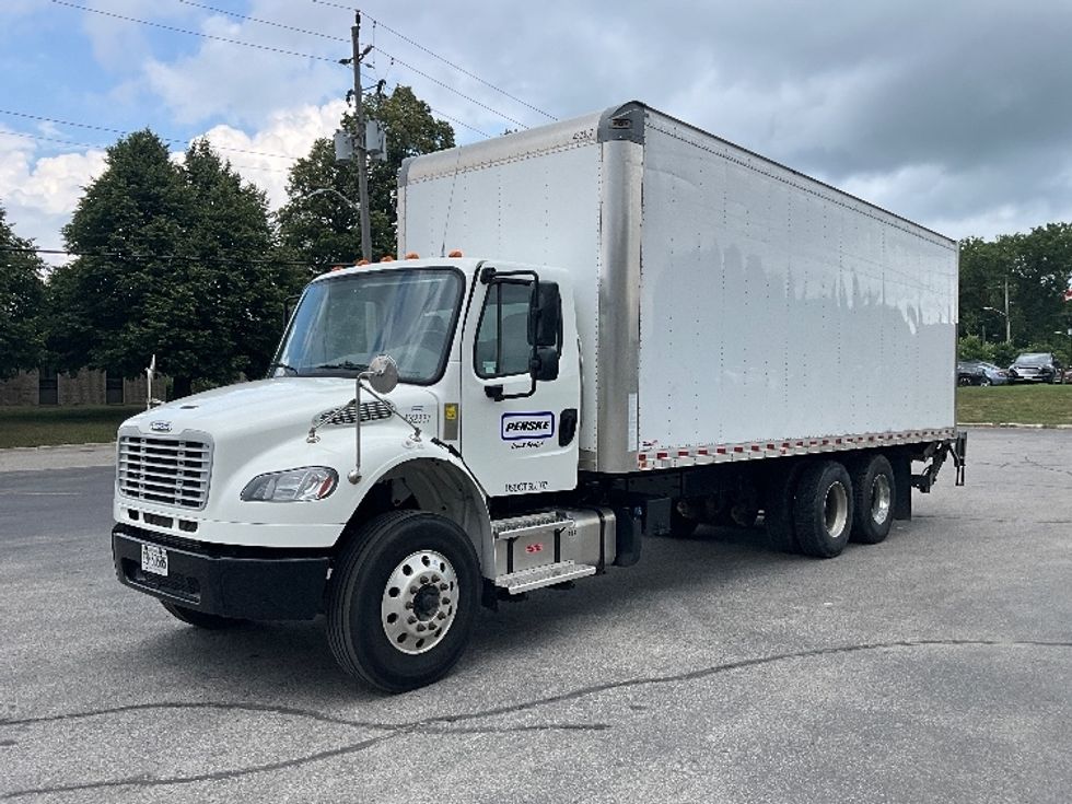 Medium Duty Box Truck-Light and Medium Duty Trucks-Freightliner-2023-M2-London-ON-474,189\n\t\tkm-$ 69,750 - Image 3