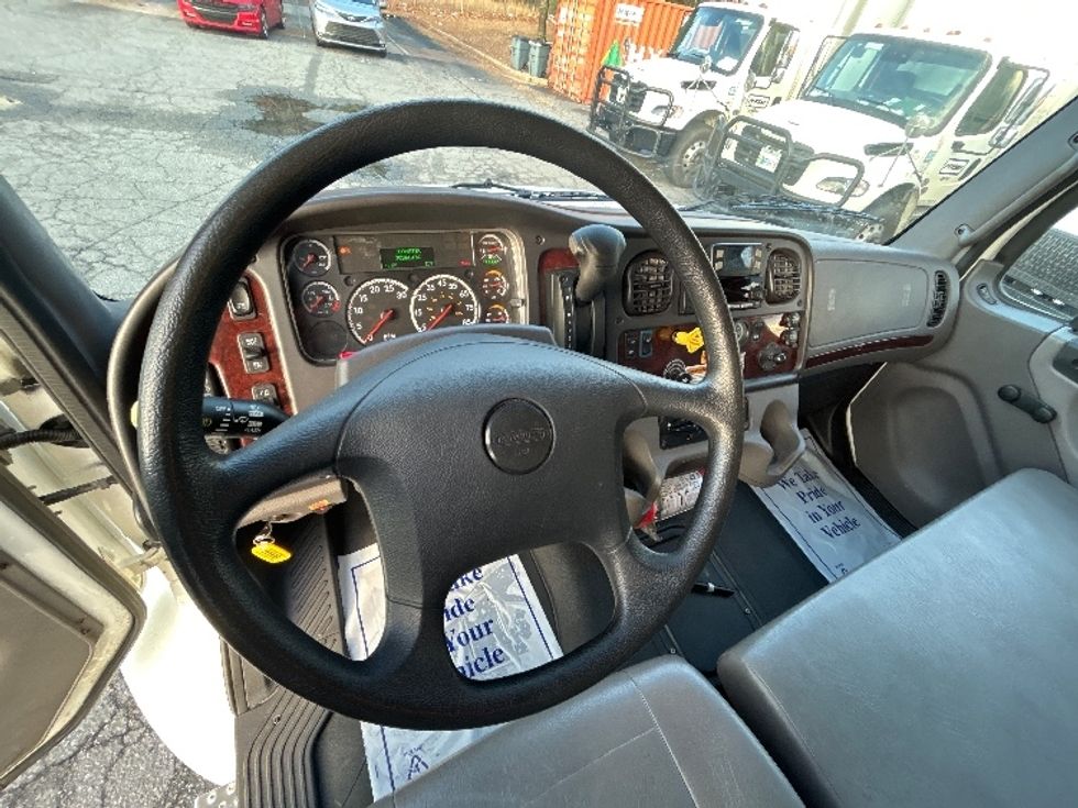 Medium Duty Box Truck-Light and Medium Duty Trucks-Freightliner-2023-M2-Memphis-TN-41,460\n\t\tmiles-$ 90,000 - Image 18