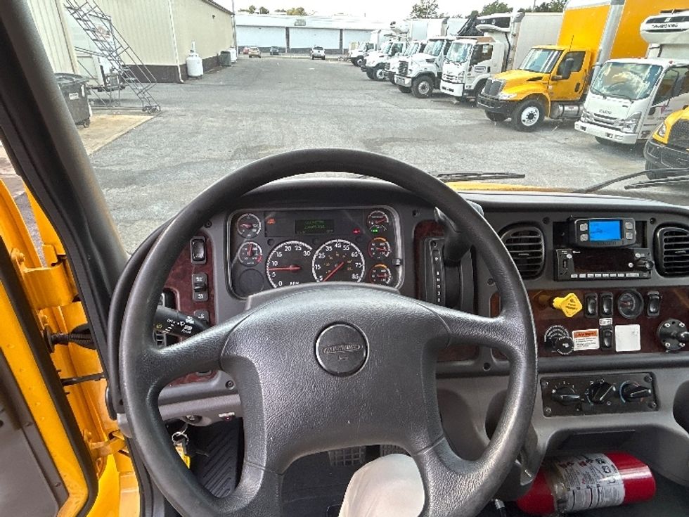 Medium Duty Box Truck-Light and Medium Duty Trucks-Freightliner-2023-M2-Milford-DE-212,106\n\t\tmiles-$ 49,000 - Image 18