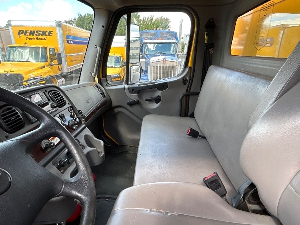 Medium Duty Box Truck-Light and Medium Duty Trucks-Freightliner-2023-M2-Milford-DE-212,106\n\t\tmiles-$ 49,000 - Image 19