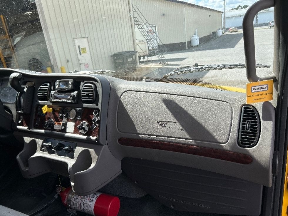 Medium Duty Box Truck-Light and Medium Duty Trucks-Freightliner-2023-M2-Milford-DE-212,106\n\t\tmiles-$ 49,000 - Image 21