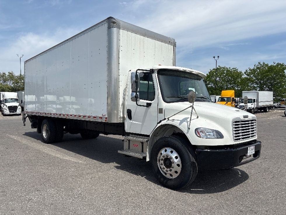 Medium Duty Box Truck-Light and Medium Duty Trucks-Freightliner-2023-M2-Mississauga-ON-147,968\n\t\tkm-$ 100,000 - Image 1
