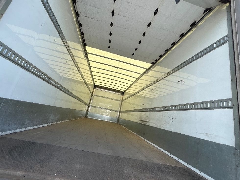 Medium Duty Box Truck-Light and Medium Duty Trucks-Freightliner-2023-M2-Mississauga-ON-147,968\n\t\tkm-$ 100,000 - Image 12