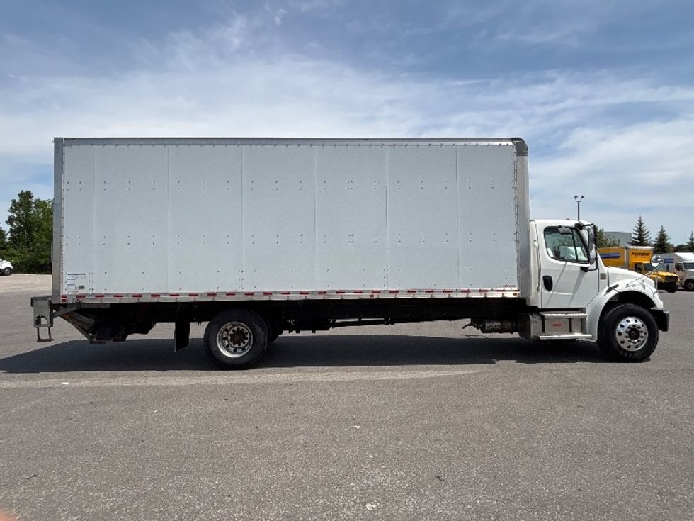 Medium Duty Box Truck-Light and Medium Duty Trucks-Freightliner-2023-M2-Mississauga-ON-147,968\n\t\tkm-$ 100,000 - Image 15