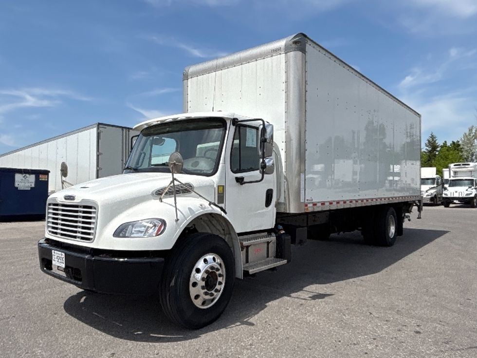 Medium Duty Box Truck-Light and Medium Duty Trucks-Freightliner-2023-M2-Mississauga-ON-147,968\n\t\tkm-$ 100,000 - Image 3