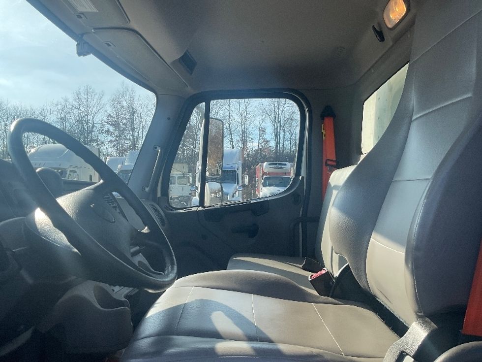 Medium Duty Box Truck-Light and Medium Duty Trucks-Freightliner-2023-M2-Mount Pleasant-PA-214,679\n\t\tmiles-$ 55,750 - Image 19