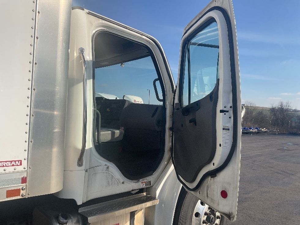 Medium Duty Box Truck-Light and Medium Duty Trucks-Freightliner-2023-M2-Mount Pleasant-PA-214,679\n\t\tmiles-$ 55,750 - Image 20