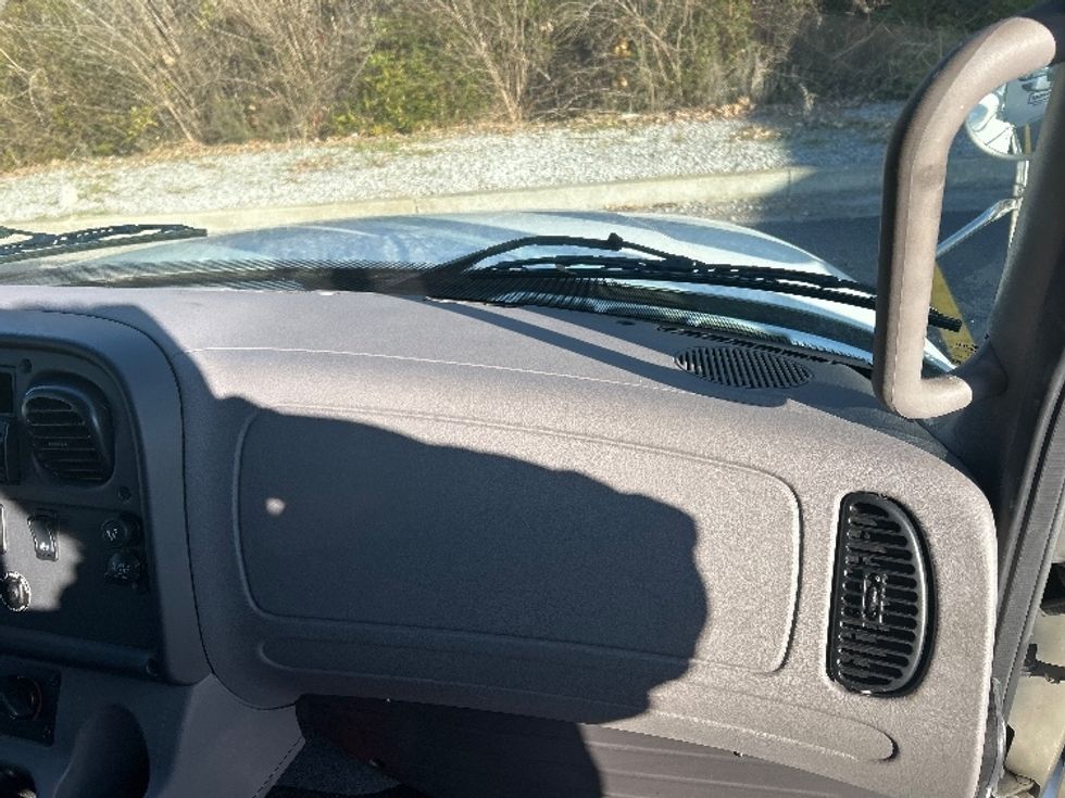 Medium Duty Box Truck-Light and Medium Duty Trucks-Freightliner-2023-M2-Nashville (Mount Juliet)-TN-226,470\n\t\tmiles-$ 59,250 - Image 21