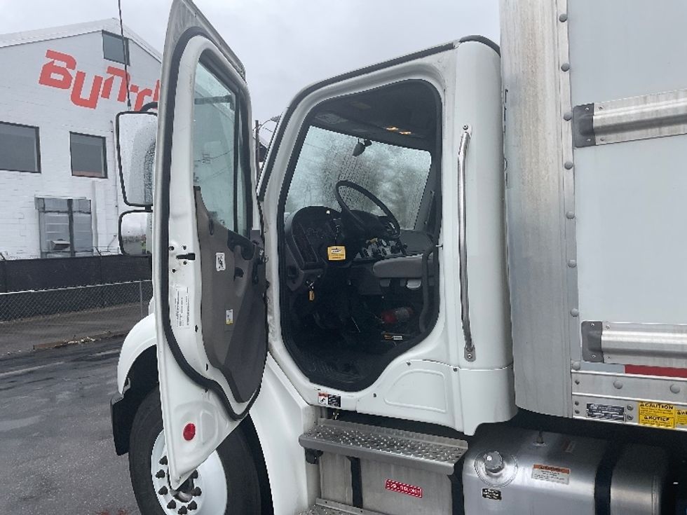 Medium Duty Box Truck-Light and Medium Duty Trucks-Freightliner-2023-M2-Nashville (Mount Juliet)-TN-333,313\n\t\tmiles-$ 42,250 - Image 16