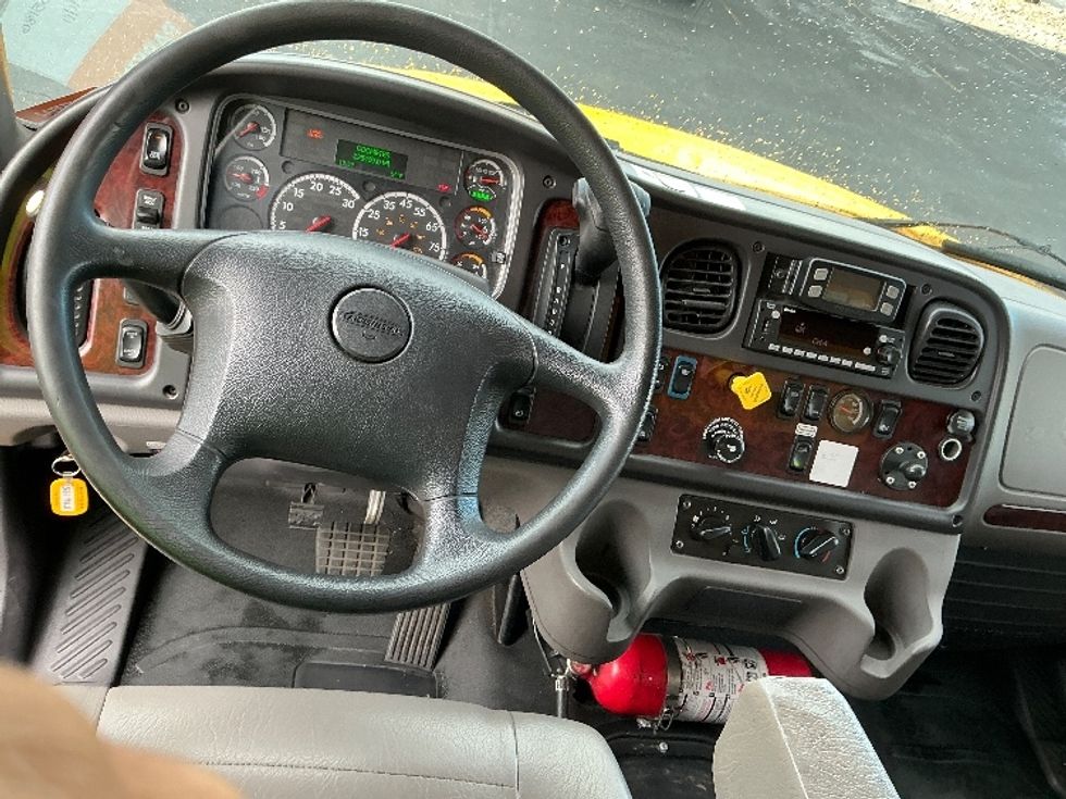 Medium Duty Box Truck-Light and Medium Duty Trucks-Freightliner-2023-M2-North Las Vegas-NV-225,469\n\t\tmiles-$ 58,000 - Image 18