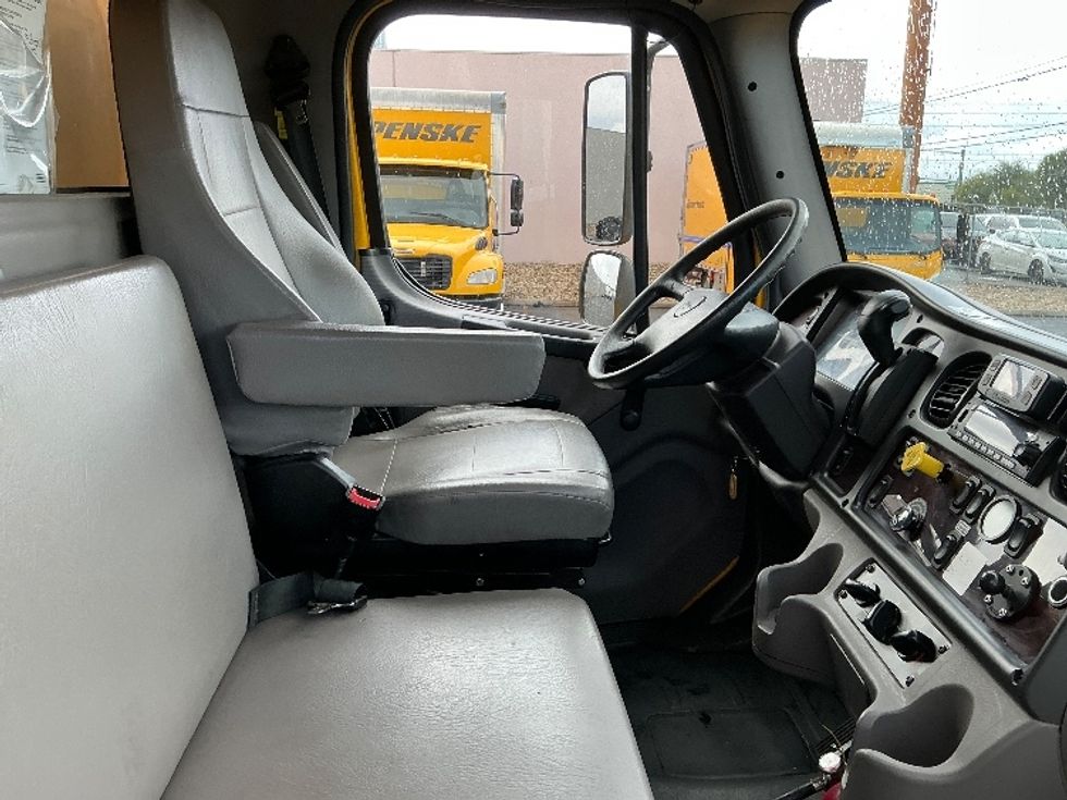 Medium Duty Box Truck-Light and Medium Duty Trucks-Freightliner-2023-M2-North Las Vegas-NV-225,469\n\t\tmiles-$ 58,000 - Image 22