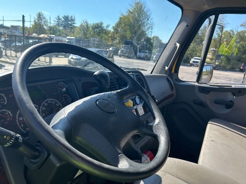 Medium Duty Box Truck-Light and Medium Duty Trucks-Freightliner-2023-M2-Norton-MA-237,872\n\t\tmiles-$ 49,250 - Image 16