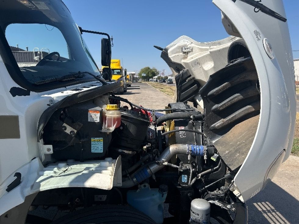Medium Duty Box Truck-Light and Medium Duty Trucks-Freightliner-2023-M2-Oklahoma City-OK-189,855\n\t\tmiles-$ 70,750 - Image 23