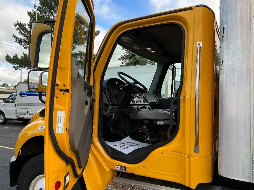 Medium Duty Box Truck-Light and Medium Duty Trucks-Freightliner-2023-M2-Olive Branch-MS-107,125\n\t\tmiles-$ 79,750 - Image 16