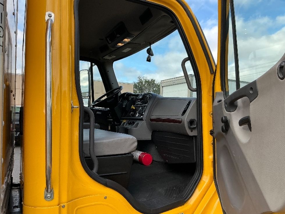 Medium Duty Box Truck-Light and Medium Duty Trucks-Freightliner-2023-M2-Olive Branch-MS-107,125\n\t\tmiles-$ 79,750 - Image 20