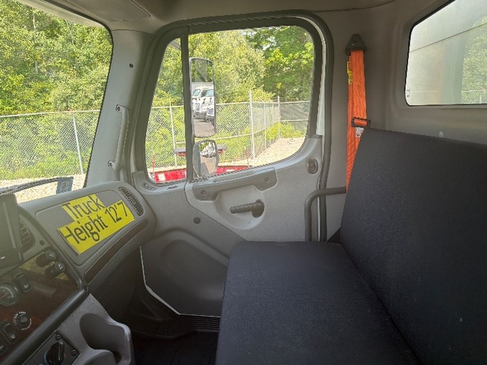 Medium Duty Box Truck-Light and Medium Duty Trucks-Freightliner-2023-M2-Parsippany-NJ-155,595\n\t\tmiles-$ 72,750 - Image 19