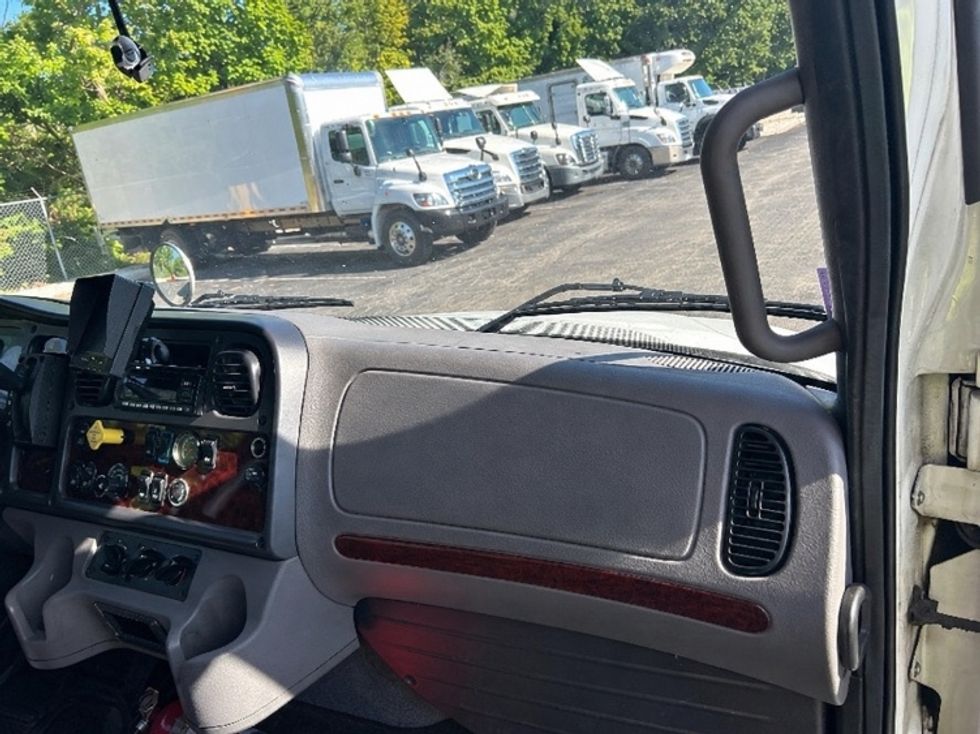 Medium Duty Box Truck-Light and Medium Duty Trucks-Freightliner-2023-M2-Parsippany-NJ-176,986\n\t\tmiles-$ 70,000 - Image 21