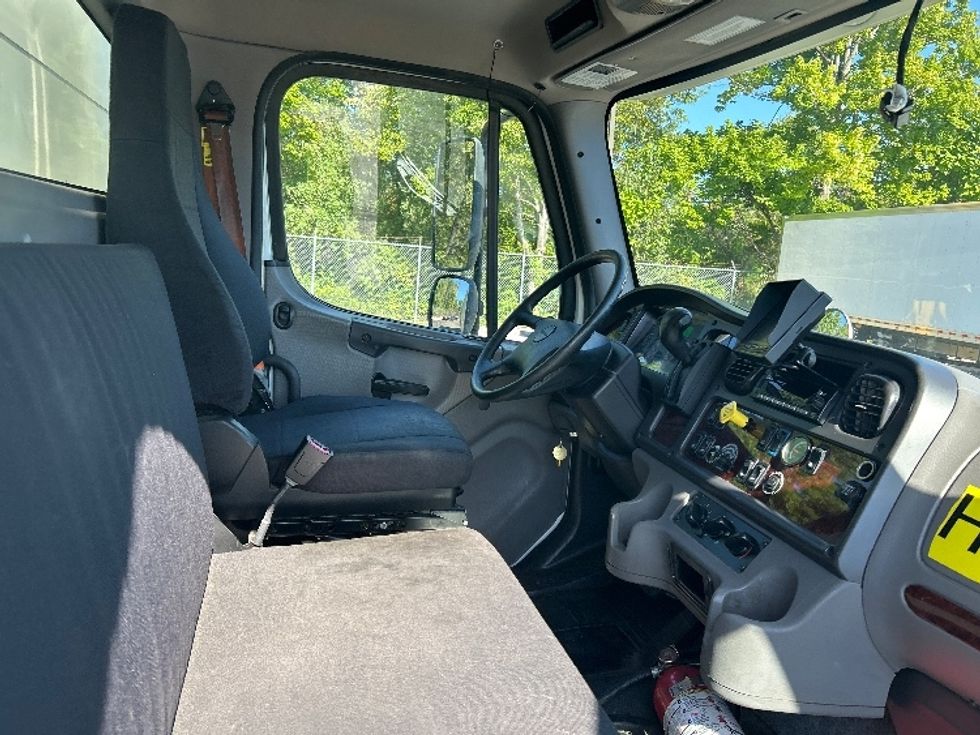 Medium Duty Box Truck-Light and Medium Duty Trucks-Freightliner-2023-M2-Parsippany-NJ-176,986\n\t\tmiles-$ 70,000 - Image 22