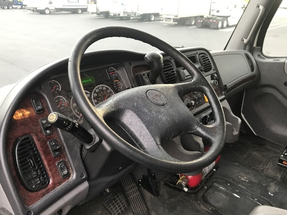 Medium Duty Box Truck-Light and Medium Duty Trucks-Freightliner-2023-M2-Pensacola-FL-187,965\n\t\tmiles-$ 66,250 - Image 17