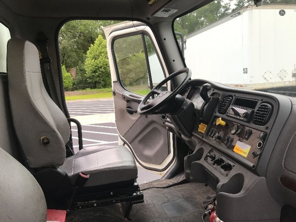 Medium Duty Box Truck-Light and Medium Duty Trucks-Freightliner-2023-M2-Pensacola-FL-187,965\n\t\tmiles-$ 66,250 - Image 22
